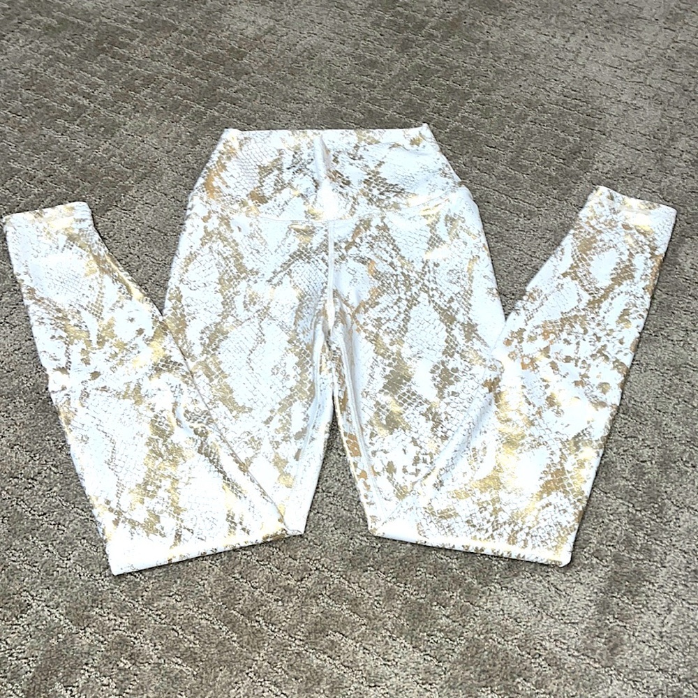 Carbon38 Metallic Snake High Rise Leggings- “Whit… - image 4